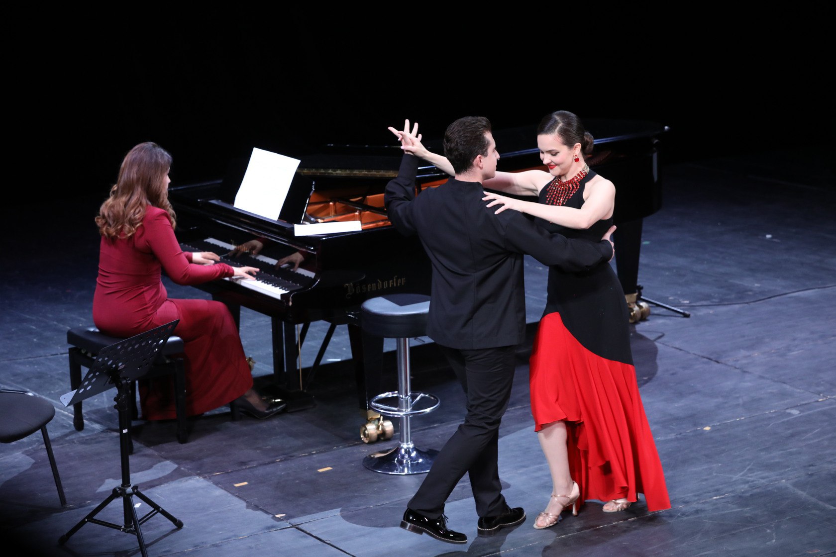 АЦЫ ДУНЕМ РАЙГУЫРД КАФЫНМ. Ирон кафты дсны, хореограф, УСФСР-йы адмон артистк, хореограф, педагог Байаты Альбинйы райгуырдыл ххст кны 84 азы Йе ‘рыгон бонтй фстм Ирыстонн йе стыр аивадй чи балггад кодта, уыдоны курдиатджындр... АЦЫ ДУНЕМ РАЙГУЫРД КАФЫНМ. Ирон кафты дсны, хореограф, УСФСР-йы адмон артистк, хореограф, педагог Байаты Альбинйы райгуырдыл ххст кны 84 азы Йе ‘рыгон бонтй фстм Ирыстонн йе стыр аивадй чи балггад кодта, уыдоны курдиатджындр...