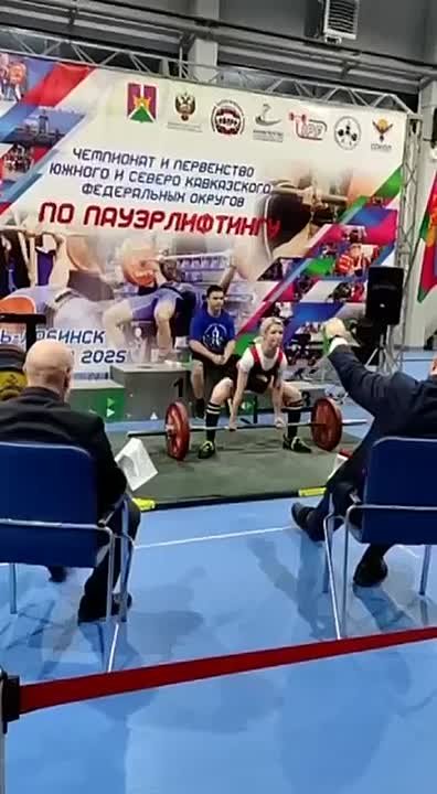 На чемпионате СКФО по пауэрлифтингу среди женщин представительница Северной Осетии Казанчева Белла завоевала серебро в весовой категории до 52 кг с суммой троеборья 300 кг (приседание — 115 кг, жим лёжа — 60 кг, становая...