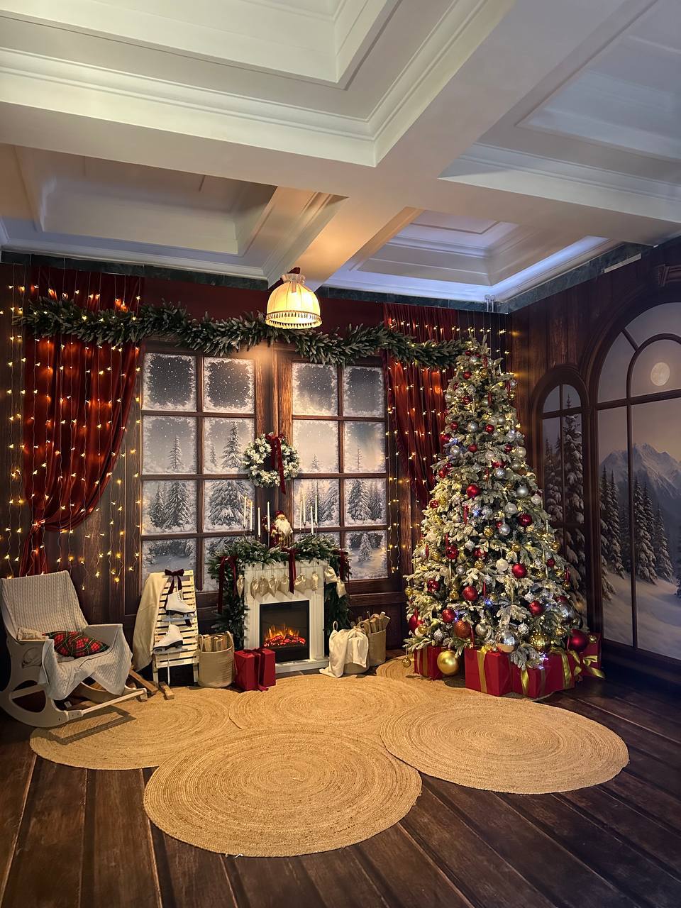 В здании Правительства уже готовы к Новому году, а вы?