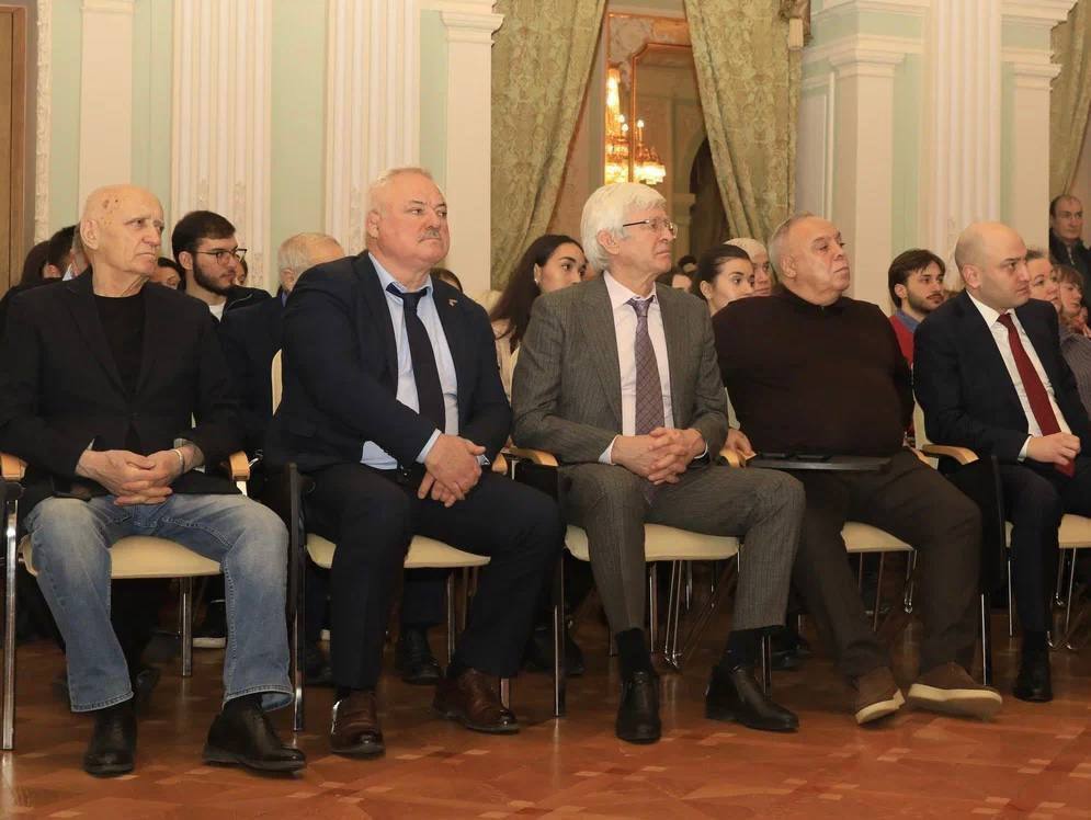 Сергей Меняйло: Сегодня же принял участие в торжественном вечере, посвящённом 125-летию выдающегося учёного в области языкознания, языковеда-ираниста, краеведа, этимолога и педагога Василия Ивановича Абаева Сергей Меняйло: Сегодня же принял участие в торжественном вечере, посвящённом 125-летию выдающегося учёного в области языкознания, языковеда-ираниста, краеведа, этимолога и педагога Василия Ивановича Абаева