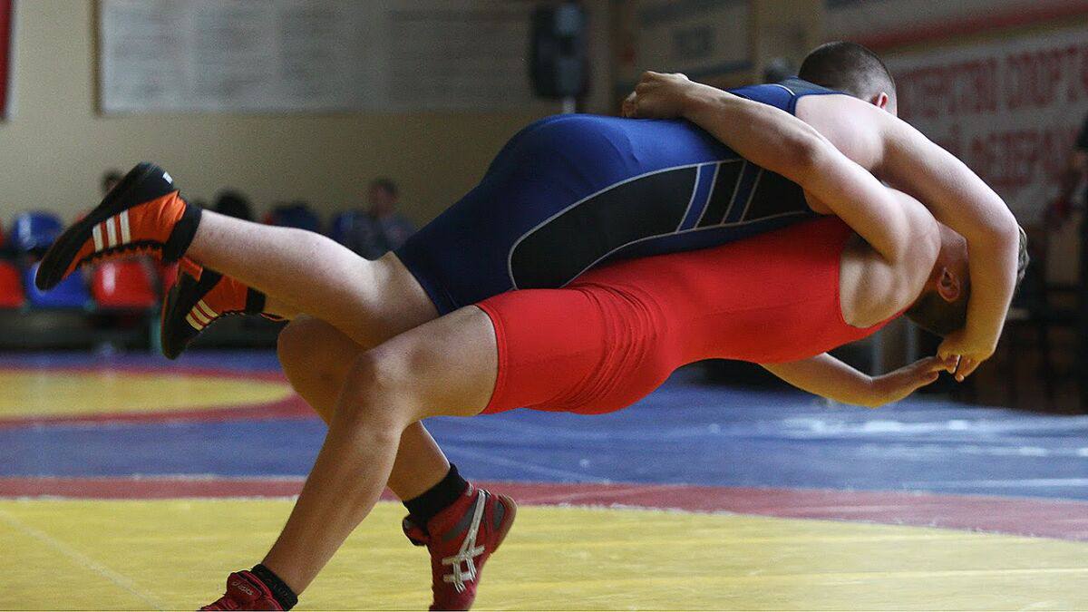 В Каспийске проходит тупиковое первенство России по вольной борьбе среди атлетов 2011-2012 годов рождения