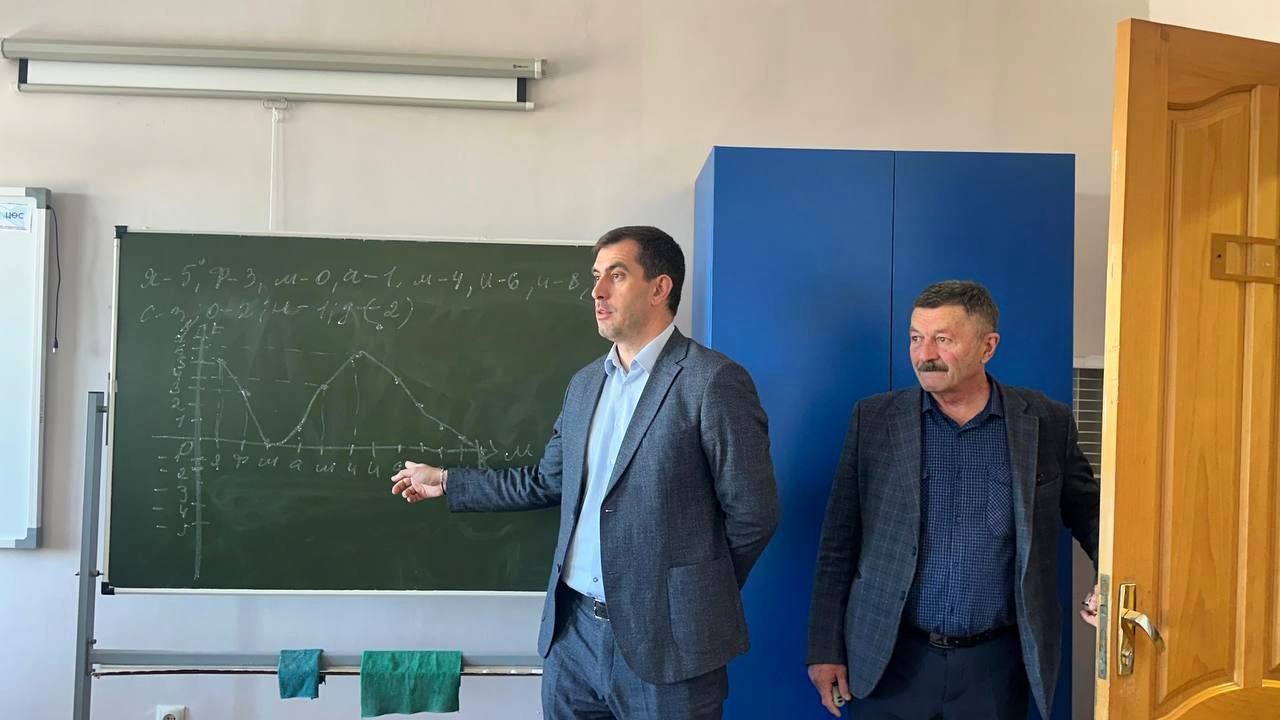 Министр культуры РСО-Алания посетил Республиканский лицей искусств Министр культуры РСО-Алания посетил Республиканский лицей искусств