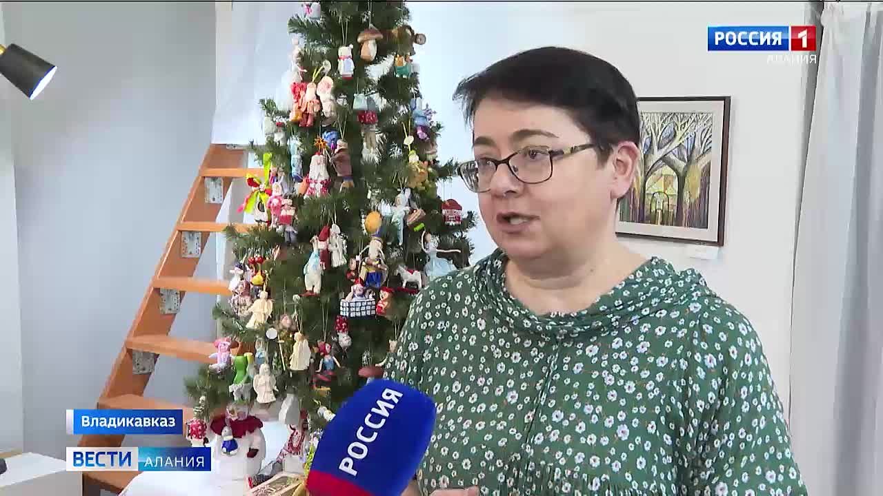 Кукольный мастер Земфира Дзиова вновь представила выставку своих произведений