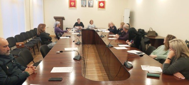 Сотрудники полиции Алагирского района Северной Осетии приняли участие в рабочем совещании, посвящённом вопросам профилактики подростковой безнадзорности и правонарушений