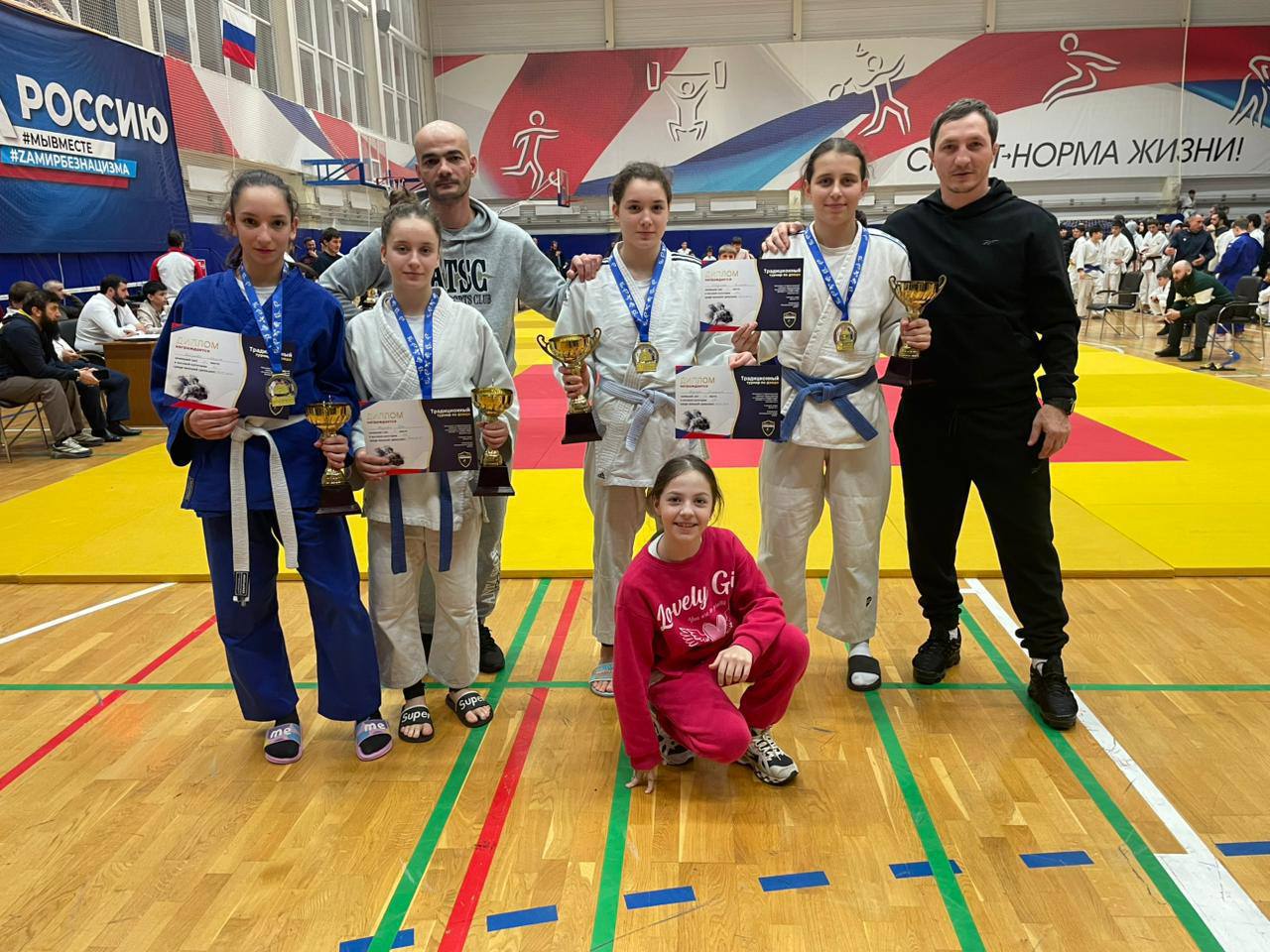 Пять золотых, одну серебряную и одну бронзовую медали завоевали осетинские дзюдоисты на Всероссийском турнире в Кисловодске, сообщает пресс-служба министерства спорта Северной Осетии