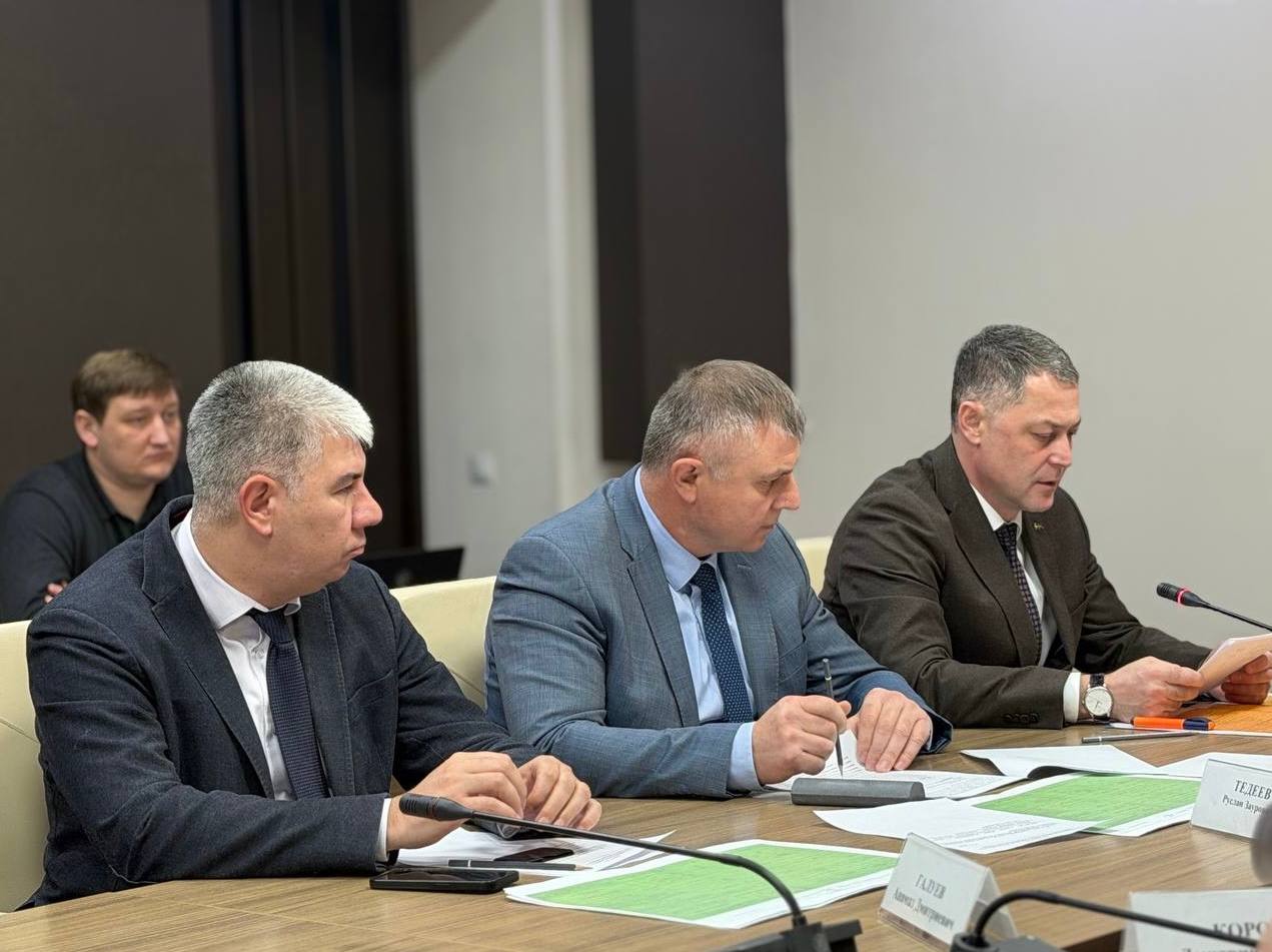 Председатель Правительства РСО – Алания Борис Джанаев провел совещания по вопросам инвестиционной деятельности в РСО – Алания Председатель Правительства РСО – Алания Борис Джанаев провел совещания по вопросам инвестиционной деятельности в РСО – Алания