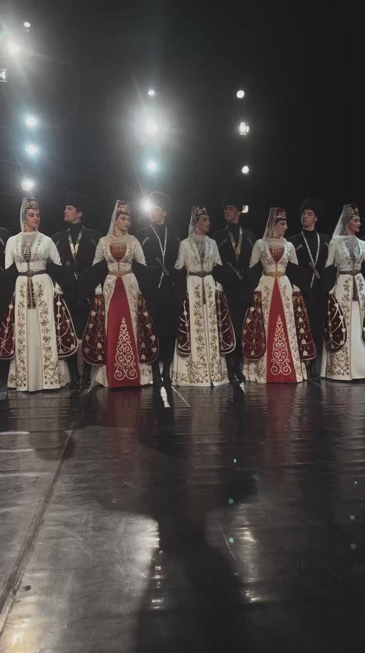 «М Ирыстон»: два ансамбля объединились на сцене Юго-Осетинского государственного драматического театра