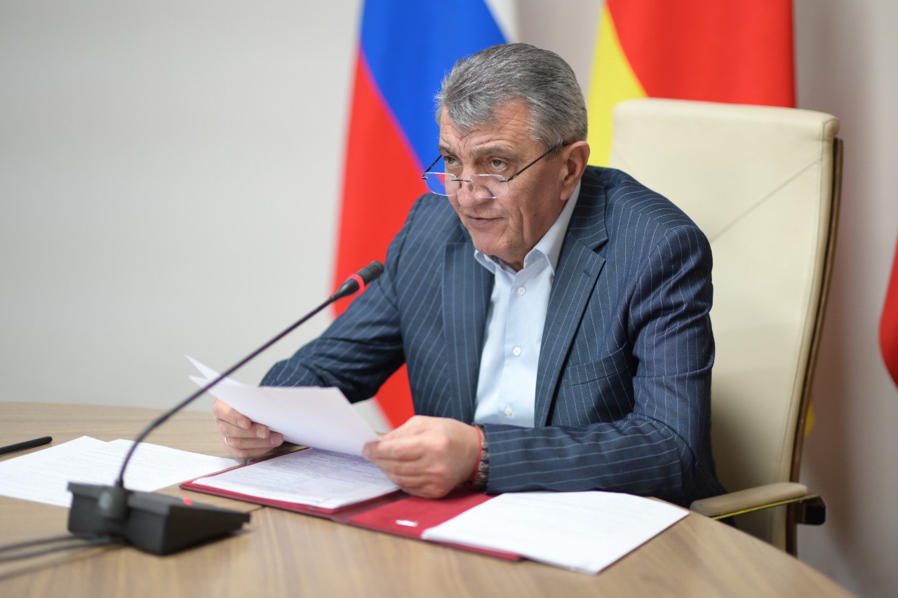 Глава РСО – Алания Сергей Меняйло провел итоговое в этом году совместное заседание Антитеррористической комиссии (АТК) и Оперативного штаба республики Глава РСО – Алания Сергей Меняйло провел итоговое в этом году совместное заседание Антитеррористической комиссии (АТК) и Оперативного штаба республики