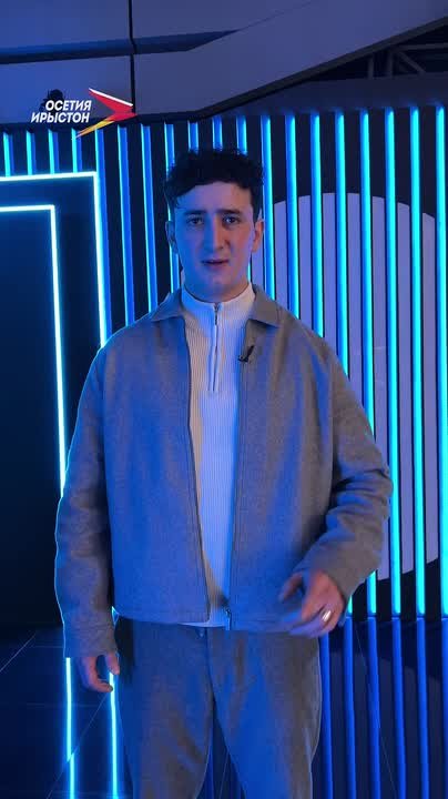 Прямо со съемочной площадки! Марат Альборов лично поздравляет наших подписчиков с Наступающим Новым годом и дарит свой легендарный хит