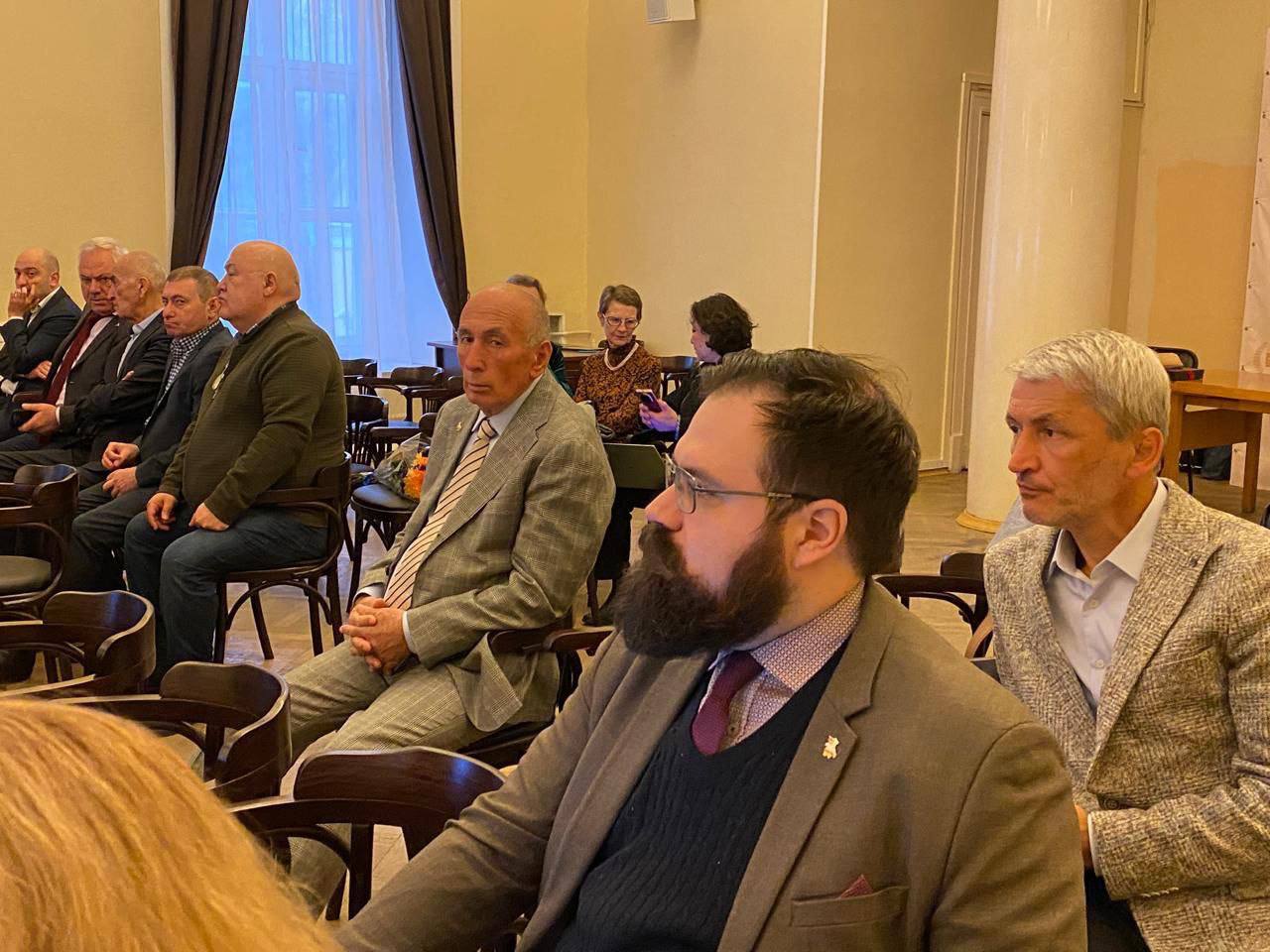 Залина Кусаева защитила докторскую диссертацию, посвященную Нартовскому эпосу Залина Кусаева защитила докторскую диссертацию, посвященную Нартовскому эпосу