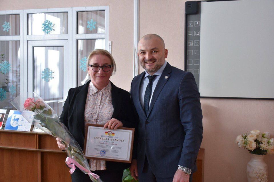 ������� � ������-���������� ����������� �������� ������ �������� ������� ����� � ������������� ���-������, ������������ ���������������, � ����� ������������ ����������� � �����