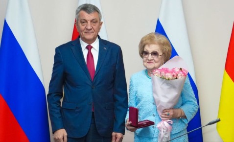 Состоялась торжественная церемония награждения жителей Северной Осетии, внесших вклад в развитие республики профессиональными и личными достижениями в 2025 году