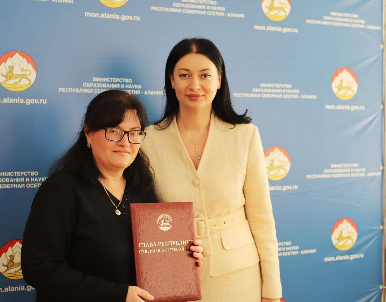 Почётное звание «Заслуженный деятель науки Республики Северная Осетия-Алания» присвоено Тамерлану Таймуразовичу Камболову, заведующему отделом поликультурного и полилингвального образования Института истории и археологии... Почётное звание «Заслуженный деятель науки Республики Северная Осетия-Алания» присвоено Тамерлану Таймуразовичу Камболову, заведующему отделом поликультурного и полилингвального образования Института истории и археологии...