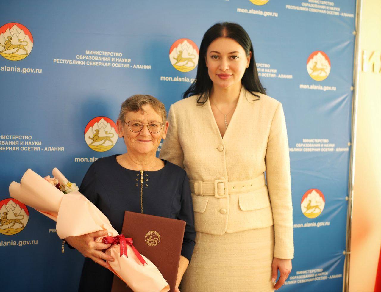 Почётное звание «Заслуженный деятель науки Республики Северная Осетия-Алания» присвоено Тамерлану Таймуразовичу Камболову, заведующему отделом поликультурного и полилингвального образования Института истории и археологии... Почётное звание «Заслуженный деятель науки Республики Северная Осетия-Алания» присвоено Тамерлану Таймуразовичу Камболову, заведующему отделом поликультурного и полилингвального образования Института истории и археологии...