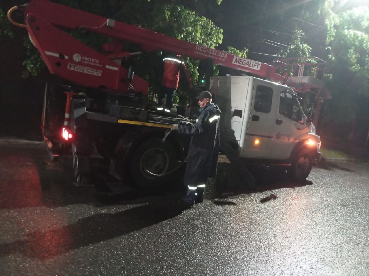 Энергетики филиала «Севкавказэнерго» к 20:00 полностью восстановили нарушенное непогодой электроснабжение потребителей Северной Осетии