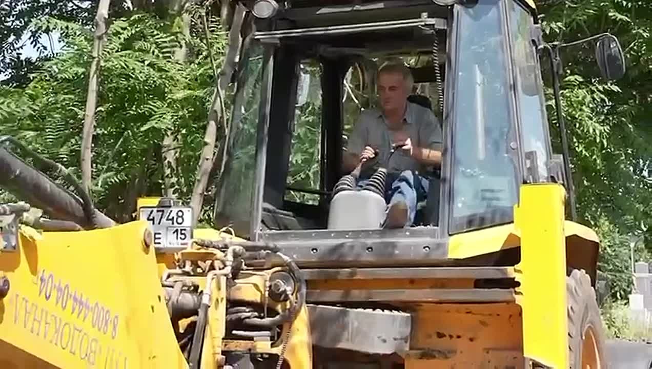 Сергей Меняйло: Продолжается реконструкция Балтинского водовода, питающего правобережную часть Владикавказа: специалисты заменят на новые более семи километров труб