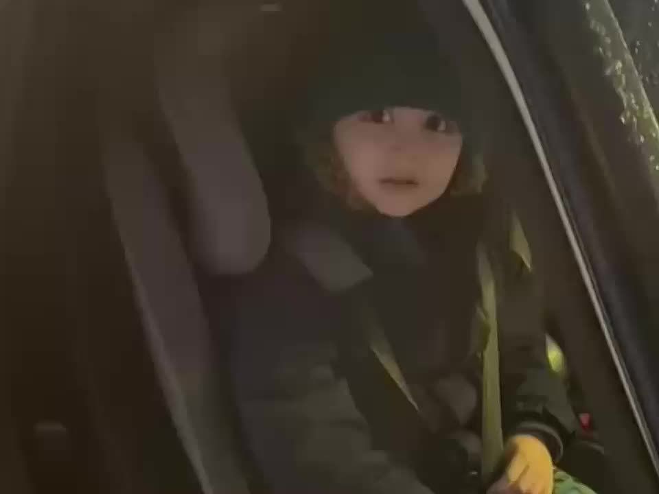 Госавтоинспекция города Владикавказ напоминает родителям о важности соблюдения правил дорожного движения, особенно в отношении перевозки детей