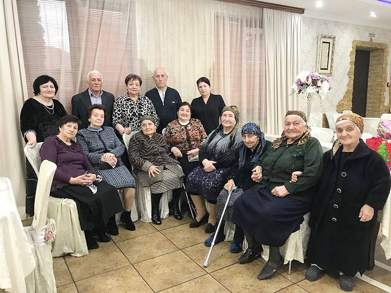 ИЗ СВЕЖЕГО НОМЕРА. . Согреты вниманием и теплом В отрасли потребительской кооперации Кировского района много заслуженных людей