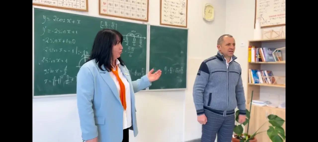 В рамках реализации национального проекта «Молодёжь и дети» состоялась важная встреча учащихся 9 «В» класса МБОУ СОШ №2 г. Алагир с председателем Комитета по делам молодежи республики Русланом Джусоевым В рамках реализации национального проекта «Молодёжь и дети» состоялась важная встреча учащихся 9 «В» класса МБОУ СОШ №2 г. Алагир с председателем Комитета по делам молодежи республики Русланом Джусоевым