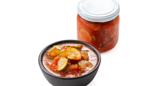 Захватывающий рецепт салата из огурцов на зиму