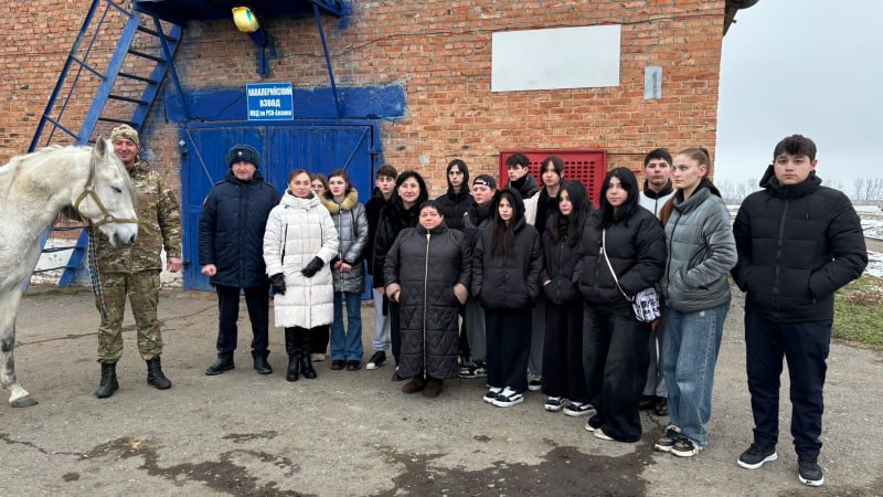 В Северной Осетии учащиеся спецучилища в рамках акции «Студенческий десант» попробовали себя в роли полицейских кавалеристов В Северной Осетии учащиеся спецучилища в рамках акции «Студенческий десант» попробовали себя в роли полицейских кавалеристов