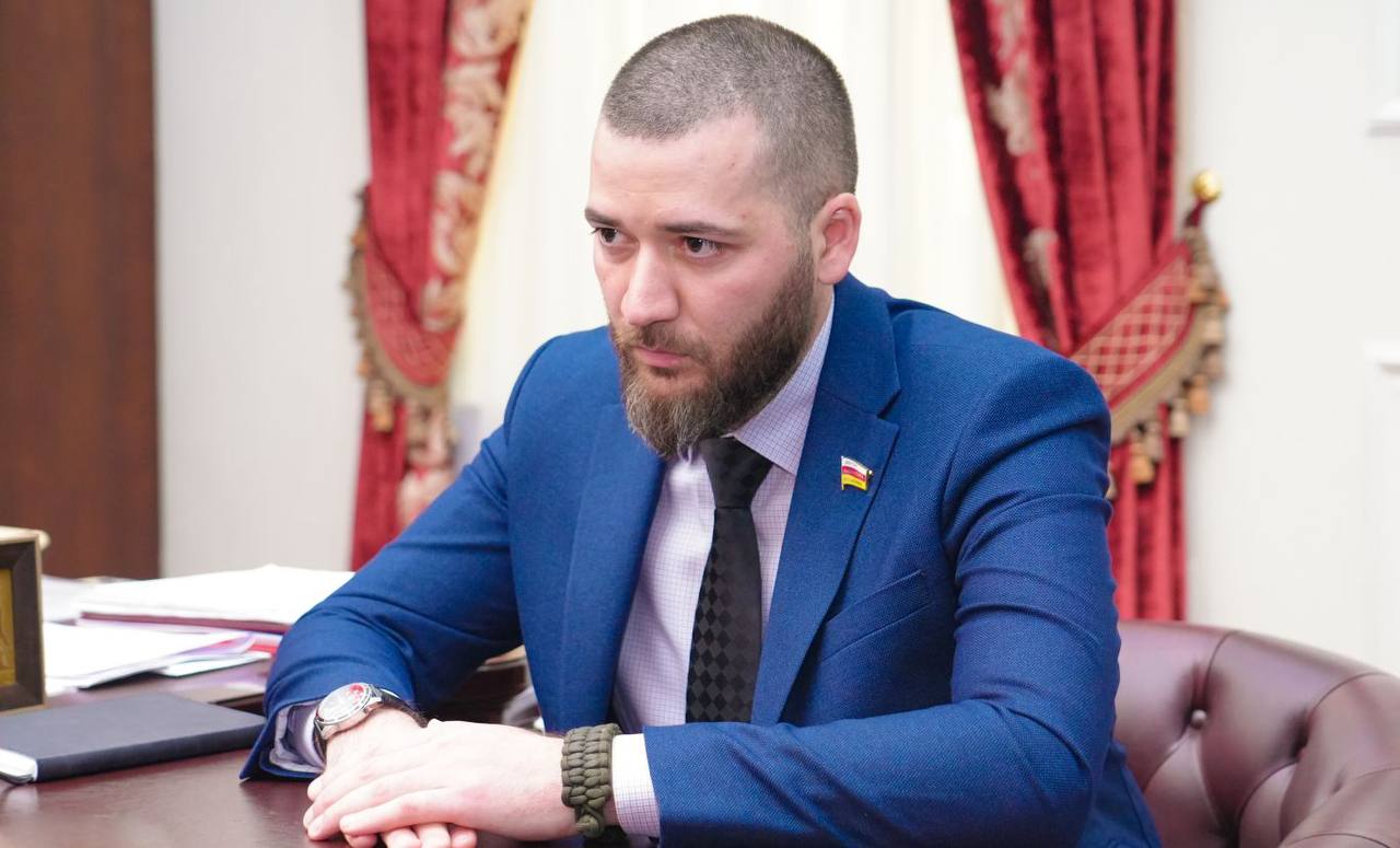 Глава РСО – Алания Сергей Меняйло провел рабочую встречу с председателем совета регионального отделения Общероссийского общественно-государственного движения детей и молодежи «Движение первых» Северной Осетии Иристоном... Глава РСО – Алания Сергей Меняйло провел рабочую встречу с председателем совета регионального отделения Общероссийского общественно-государственного движения детей и молодежи «Движение первых» Северной Осетии Иристоном...