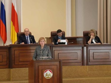 ИЗ СВЕЖЕГО НОМЕРА. . Хорошая экономика – это умная экономика Повестка дня первого в наступившем году заседания совета парламента состояла из более двух десятков вопросов