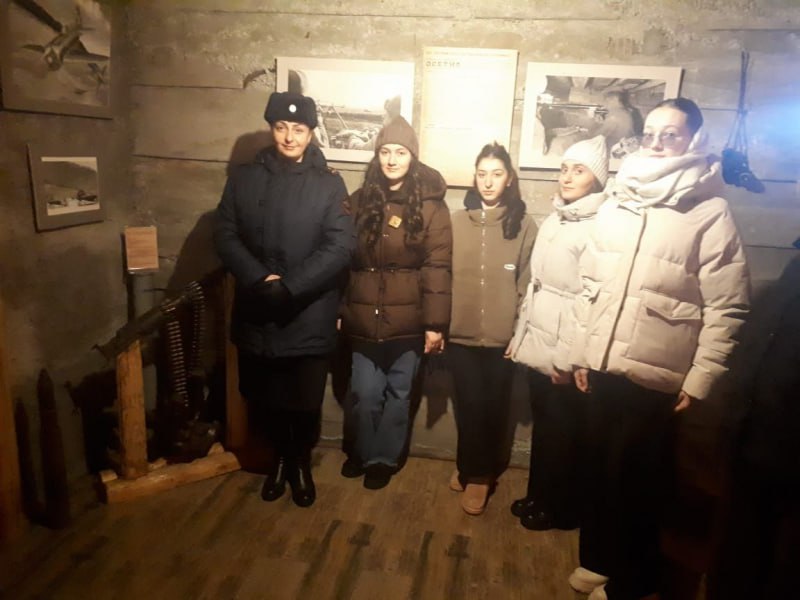 «Студенческий десант» Ирафского района Северной Осетии при участии ветернского сообщества высадился на «Барбашовом поле» и в Музее истории ОВД «Студенческий десант» Ирафского района Северной Осетии при участии ветернского сообщества высадился на «Барбашовом поле» и в Музее истории ОВД