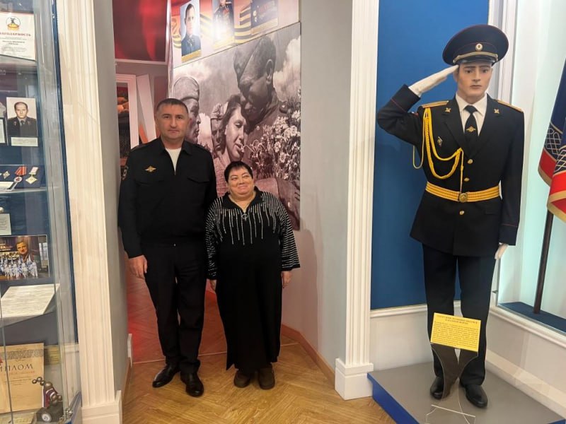 Учащиеся Михайловского спецучилища с участием представителей Общественного совета присоединились к акции «Студенческий десант» и ознакомились с экспонатами Музея истории ОВД Северной Осетии Учащиеся Михайловского спецучилища с участием представителей Общественного совета присоединились к акции «Студенческий десант» и ознакомились с экспонатами Музея истории ОВД Северной Осетии