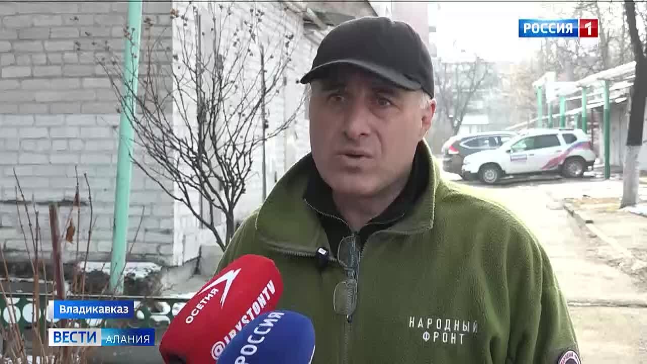 Жильцы дома на ул. Галковского во Владикавказе уже около десяти лет мучаются от засоров и прорывов канализационной трубы в подвале здания