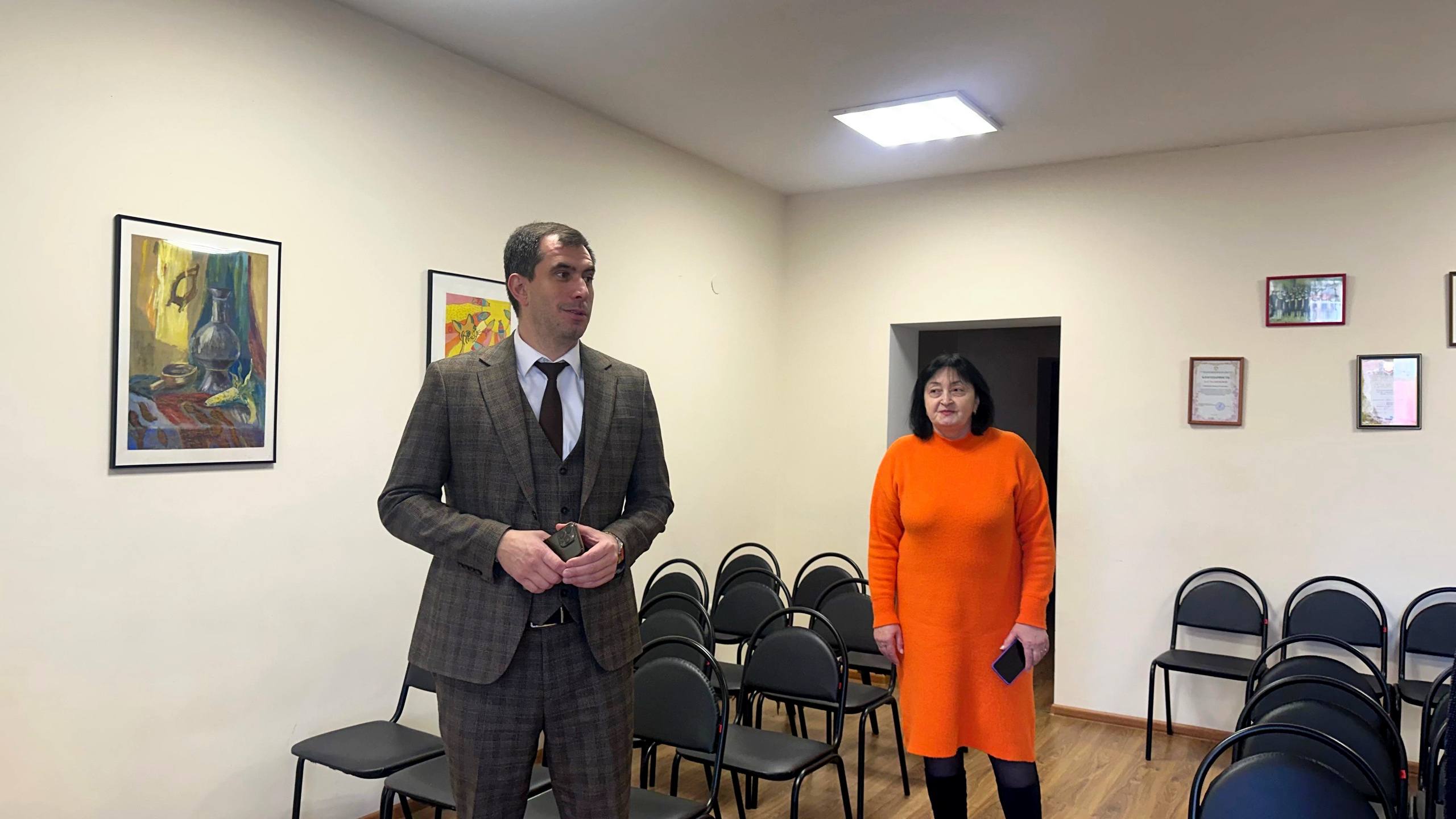 Министр культуры РСО-Алания провёл приём граждан в Ирафском районе Министр культуры РСО-Алания провёл приём граждан в Ирафском районе