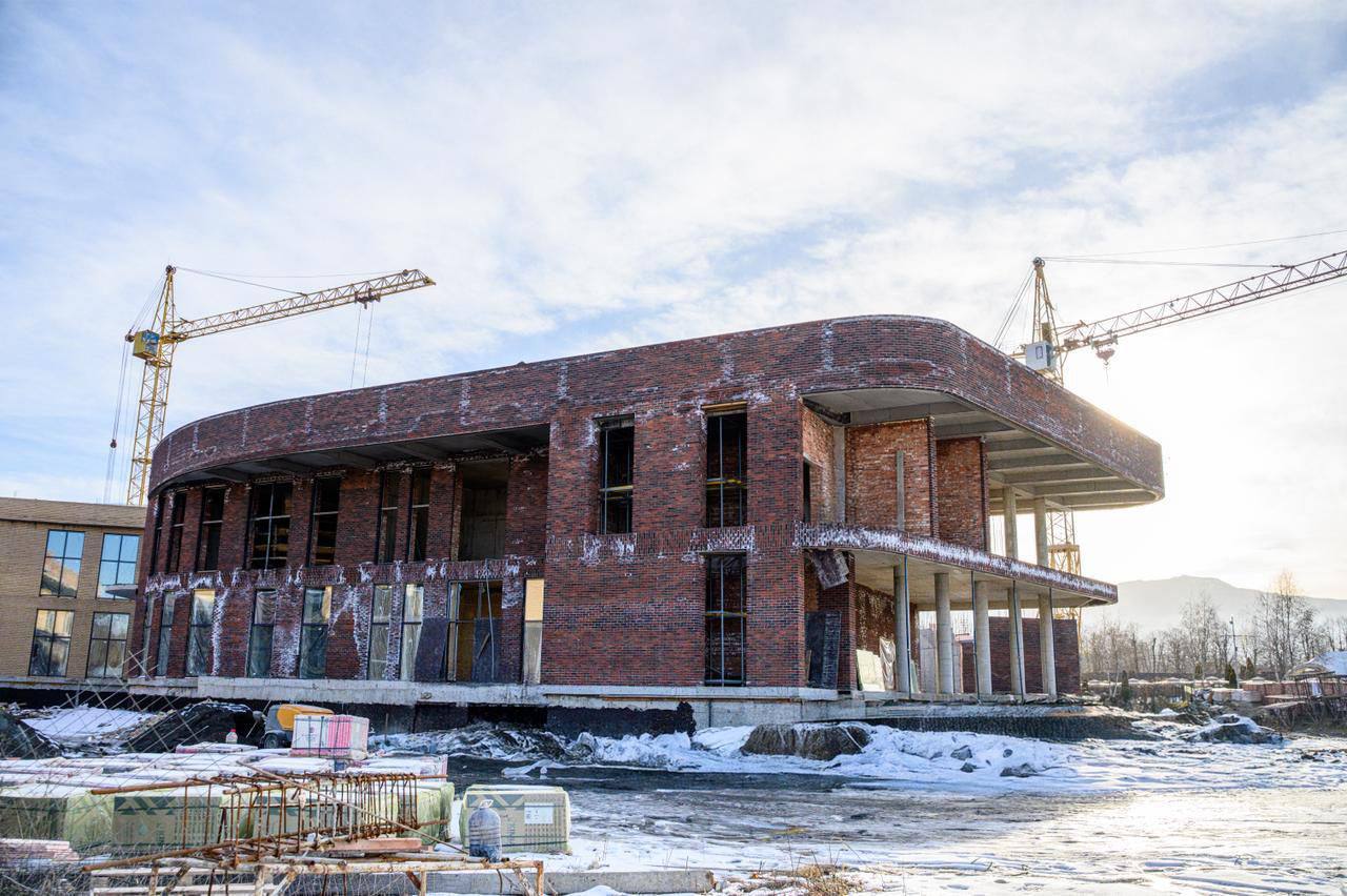 В Северной Осетии продолжается строительство дома-интерната для пожилых людей и инвалидов на 200 мест