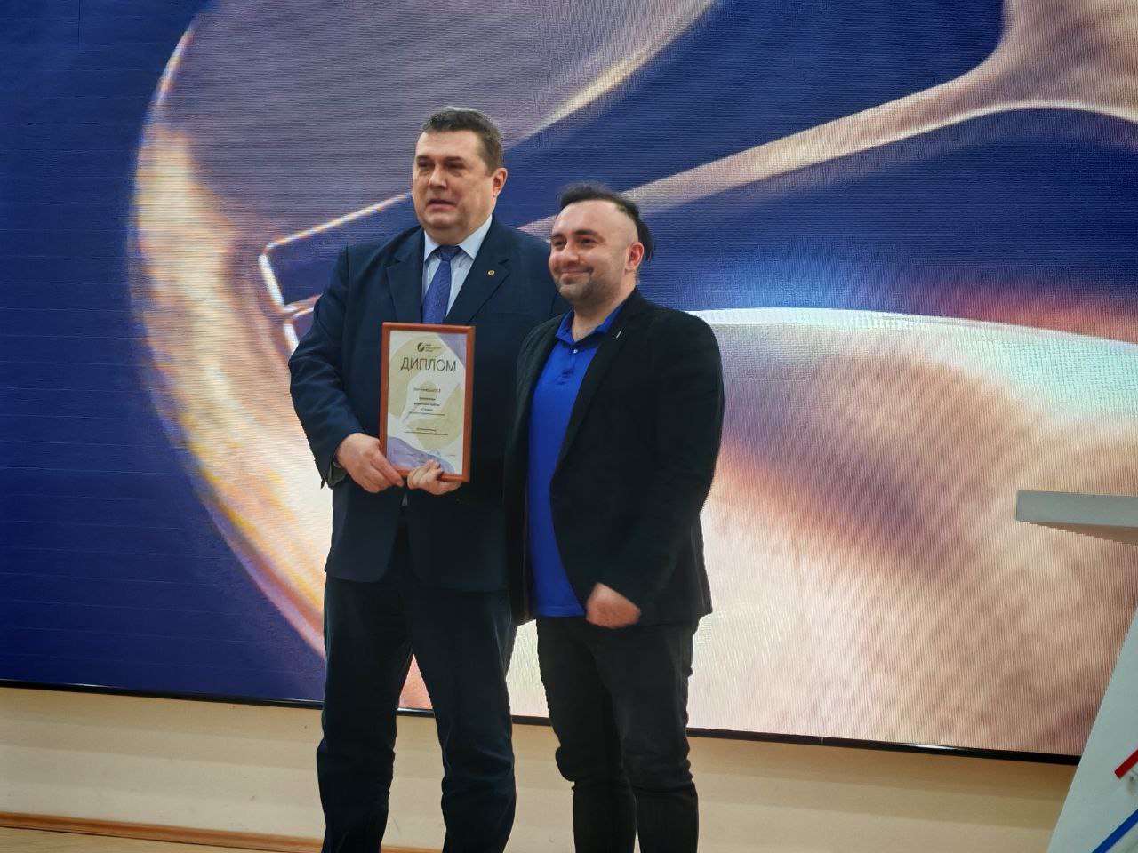 Десять представителей медиаотрасли Северной Осетии получили Почетные грамоты Союза журналистов России за высокий профессионализм и многолетний добросовестный труд Десять представителей медиаотрасли Северной Осетии получили Почетные грамоты Союза журналистов России за высокий профессионализм и многолетний добросовестный труд