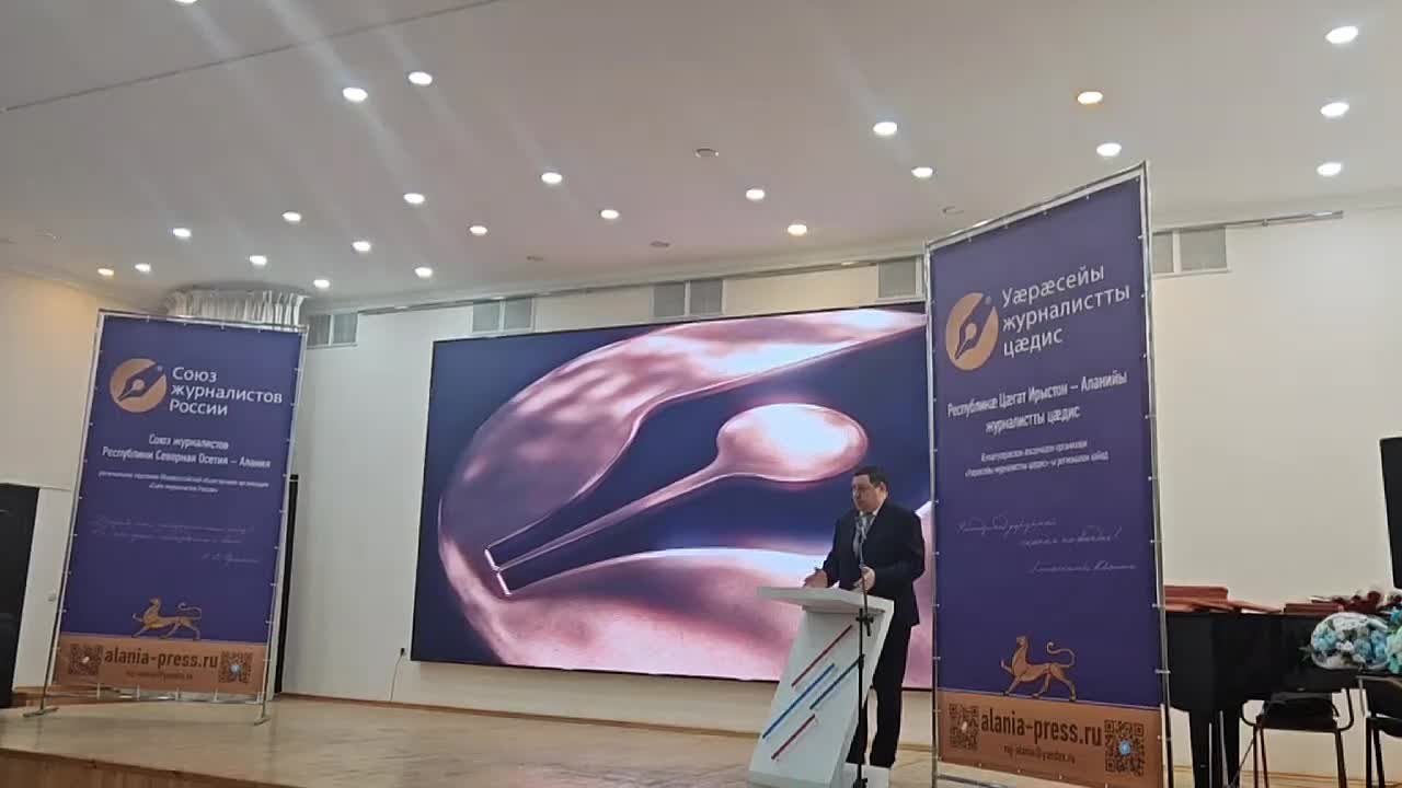 Сергей Таболов сообщил о совместной инициативе депутатов гордумы и парламента учредить номинацию для журналистов республики за освещение "непаркетной" работы депутатов, которая часто остаётся за кадром, но является наиболее...