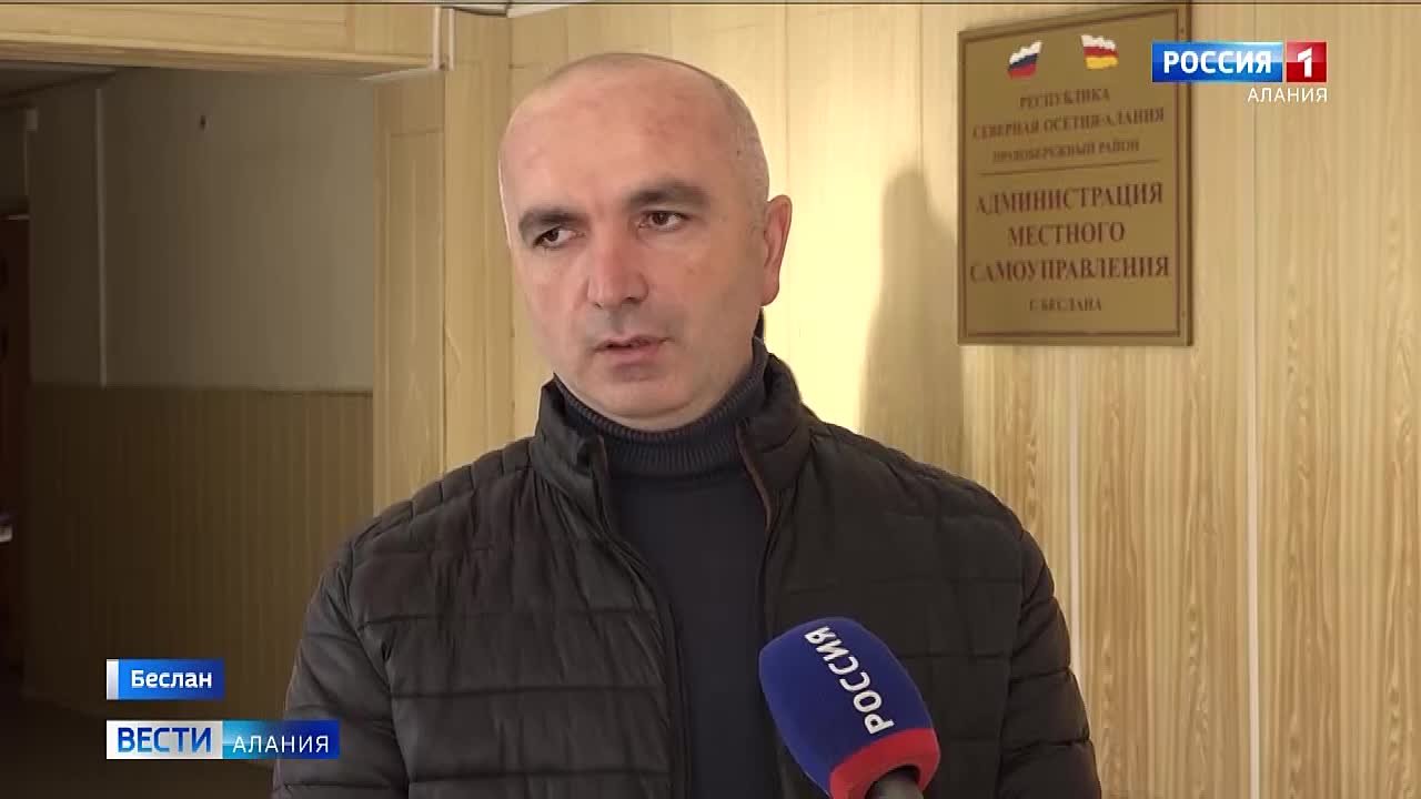 Продолжаются восстановительные работы домов в Беслане, которые пострадали от падения обломков сбитого БПЛА