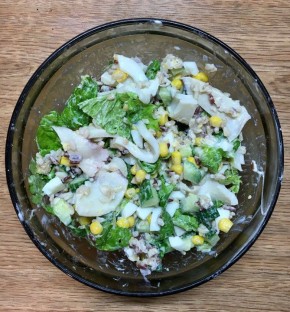 Салат с кальмарами: два вкусных варианта для здоровья