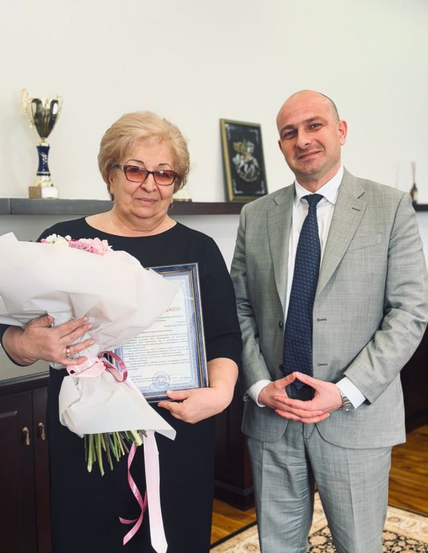 Сегодня мы рады поздравить с юбилеем замечательного человека и профессионала своего дела — Биченову Земфиру Керимбековну, ведущего советника Отдела по связям с общественностью, делопроизводства и информационного обеспечения...