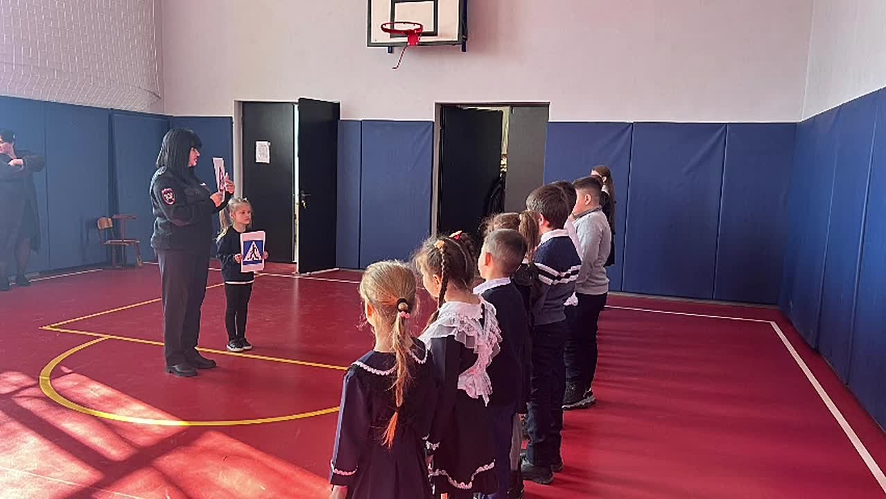 В Кировском районе побывал агитационный автобус ГИБДД