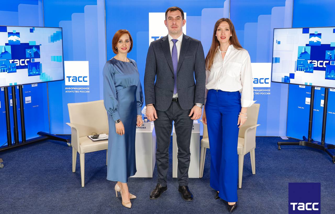 Главное из заявлений, а также фоторепортаж с пресс-конференции в Региональном информационном центре "ТАСС Кавказ", посвященной реализации федеральных и региональных программ в сфере культуры в Северной Осетии и планам на... Главное из заявлений, а также фоторепортаж с пресс-конференции в Региональном информационном центре "ТАСС Кавказ", посвященной реализации федеральных и региональных программ в сфере культуры в Северной Осетии и планам на...