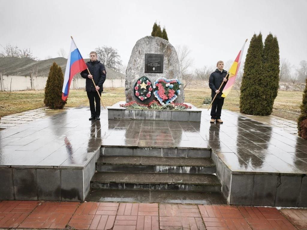 В станице Луковской почтили память капитана Сергея Астанина, погибшего при исполнении служебного долга