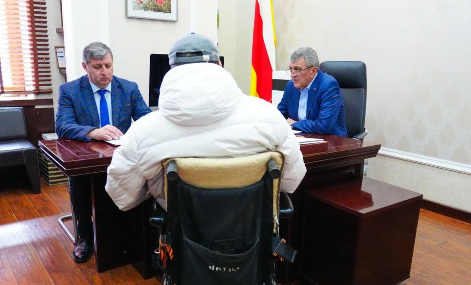 Глава РСО – Алания Сергей Меняйло провел личный прием граждан