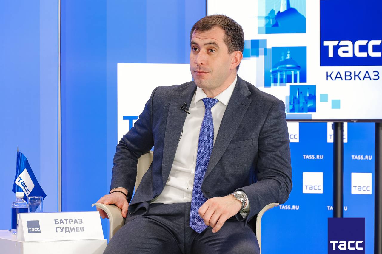 Главное из заявлений, а также фоторепортаж с пресс-конференции в Региональном информационном центре "ТАСС Кавказ", посвященной реализации федеральных и региональных программ в сфере культуры в Северной Осетии и планам на... Главное из заявлений, а также фоторепортаж с пресс-конференции в Региональном информационном центре "ТАСС Кавказ", посвященной реализации федеральных и региональных программ в сфере культуры в Северной Осетии и планам на...