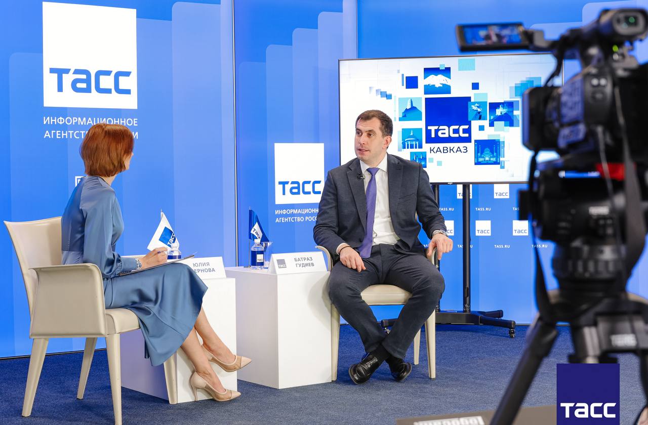 Главное из заявлений, а также фоторепортаж с пресс-конференции в Региональном информационном центре "ТАСС Кавказ", посвященной реализации федеральных и региональных программ в сфере культуры в Северной Осетии и планам на... Главное из заявлений, а также фоторепортаж с пресс-конференции в Региональном информационном центре "ТАСС Кавказ", посвященной реализации федеральных и региональных программ в сфере культуры в Северной Осетии и планам на...