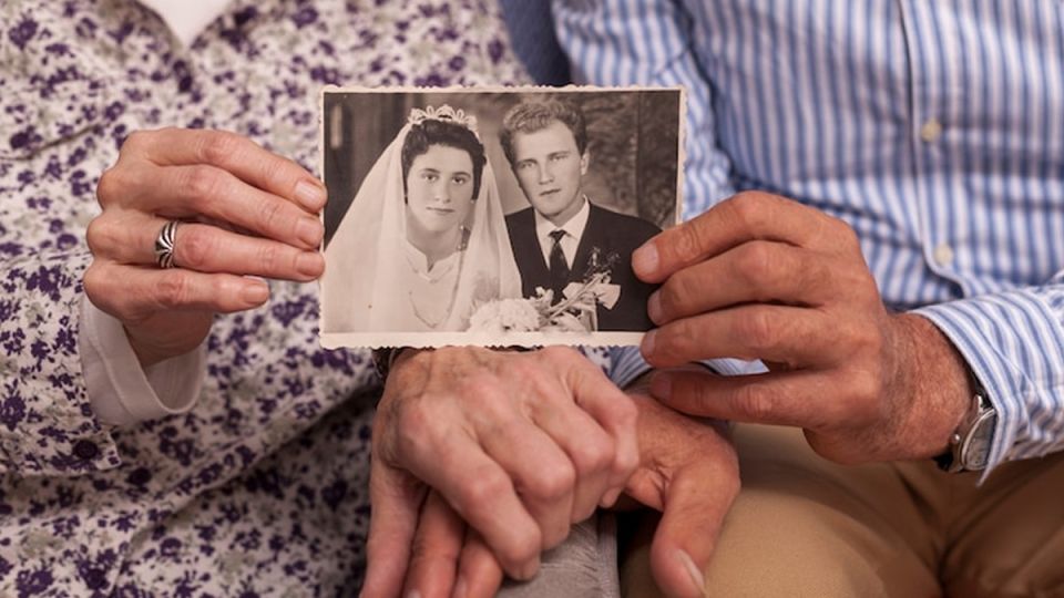 Юбилейные выплаты для супругов: как регионы поддерживают долгие браки