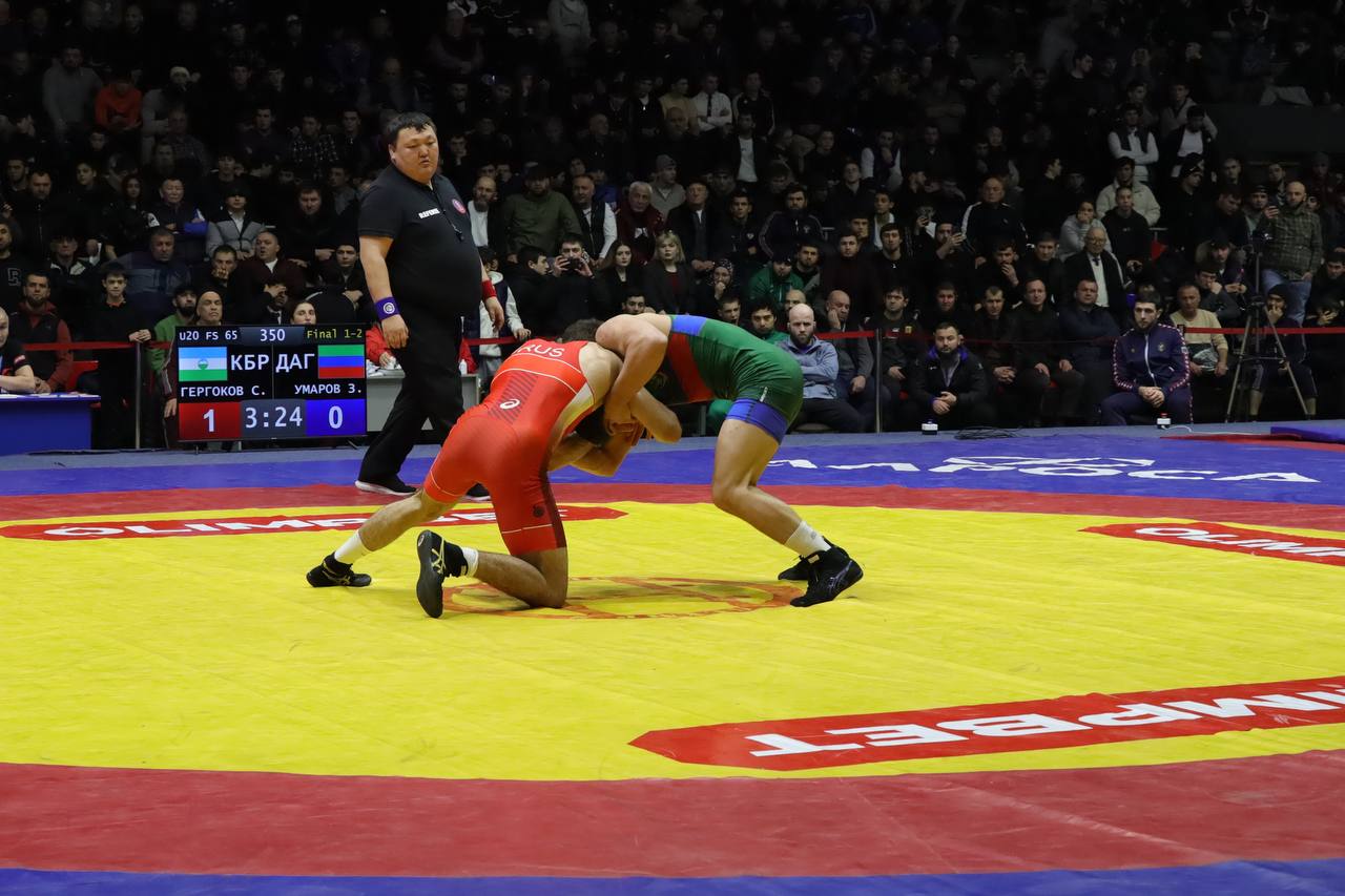ФОТО! Финал весовой категории до 65 кг: Зелимхан Умаров (Дагестан) - Саид Гергоков (КБР)
