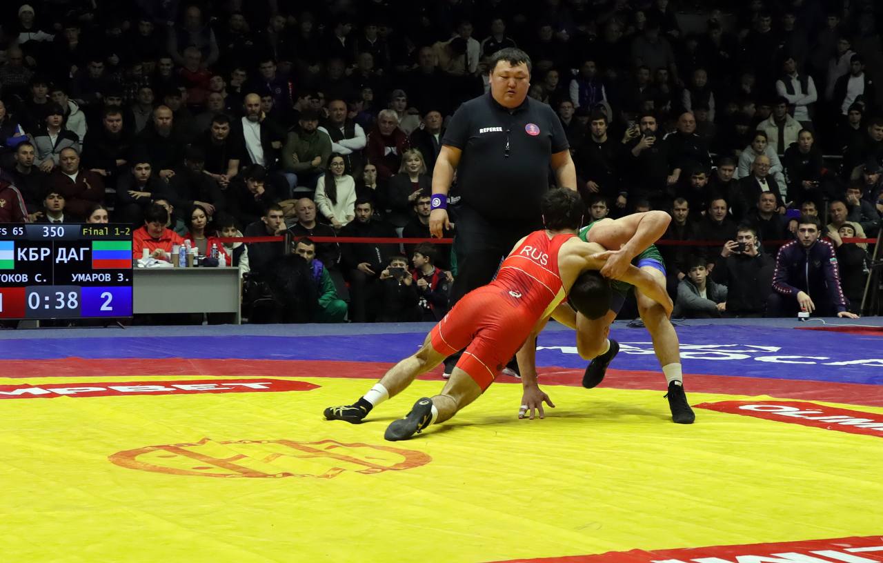 ФОТО! Финал весовой категории до 65 кг: Зелимхан Умаров (Дагестан) - Саид Гергоков (КБР) ФОТО! Финал весовой категории до 65 кг: Зелимхан Умаров (Дагестан) - Саид Гергоков (КБР)