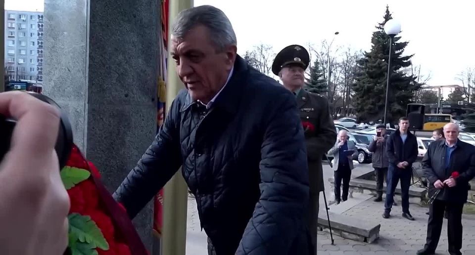 �� ������������ ������� ������ ������-������������������ � ��������� ������ ��������� ����� �� �����������