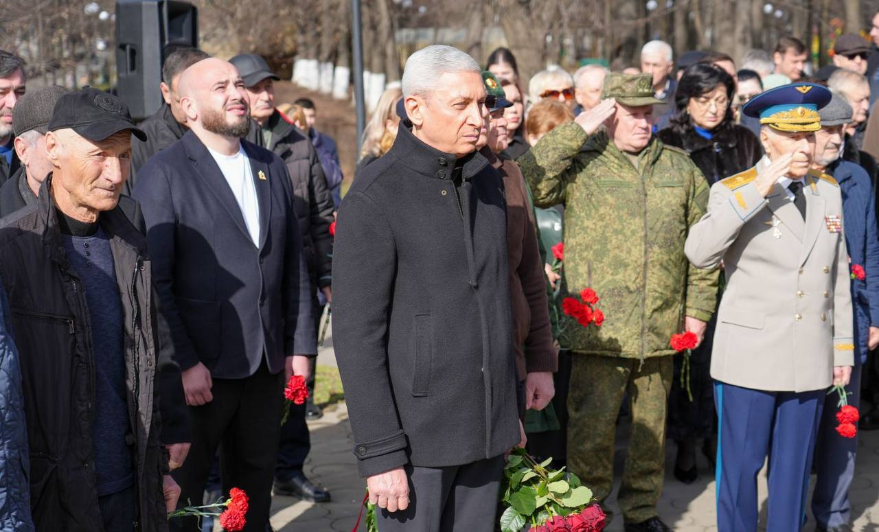 Глава РСО – Алания Сергей Меняйло принял участие в памятном мероприятии, посвященном 37-й годовщине вывода ограниченного контингента советских войск из Афганистана Глава РСО – Алания Сергей Меняйло принял участие в памятном мероприятии, посвященном 37-й годовщине вывода ограниченного контингента советских войск из Афганистана