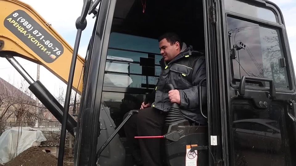 В станице Архонская заменяют более одного километра изношенного участка водопровода