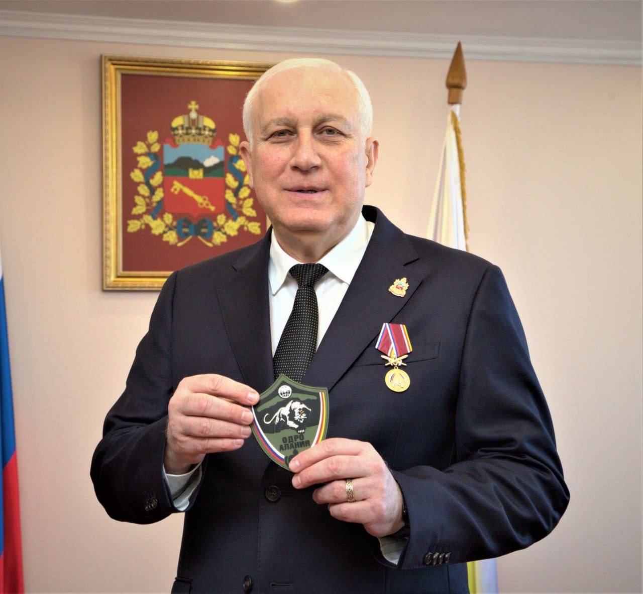 Вячеслав Мильдзихов: С особым трепетом и честью принял медаль и Вячеслав Мильдзихов: С особым трепетом и честью принял медаль и